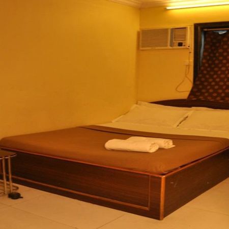 Hira Palace Hotel Bombaim Exterior foto